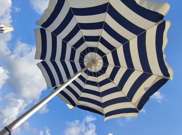 Parasol Plage Détail Bleu Blanc — Photo