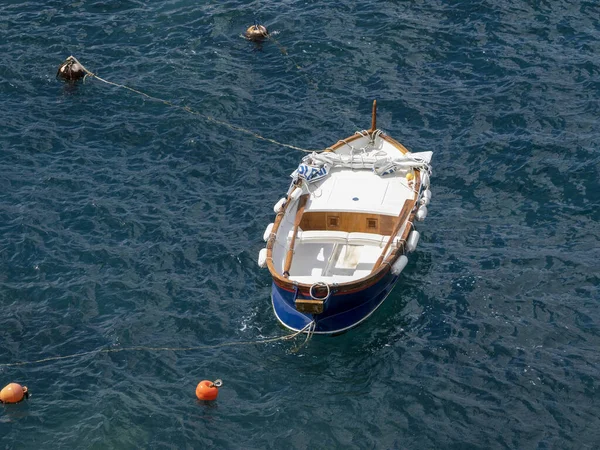 Cinque Terre Liten Båt Hamnen Havet Medelhavet — Stockfoto