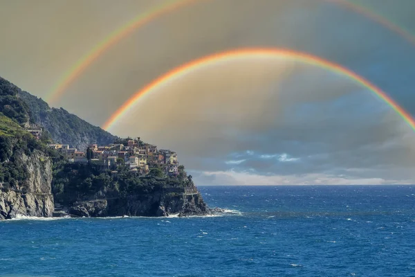 Manarola Cinque Terre Pictoresque Dorp Liguria Italië Met Dubbele Regenboog — Stockfoto