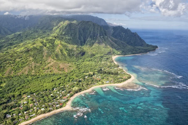 Kauai się napali wybrzeże widok z lotu ptaka — Zdjęcie stockowe