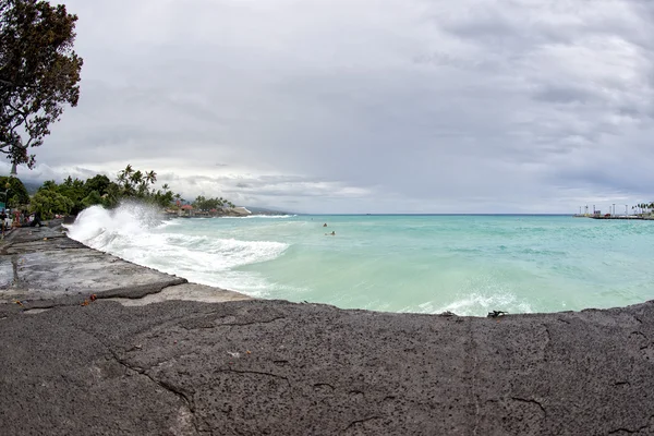 Kona harbor sea waves in big island — Stock Photo, Image