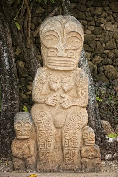 Polinezyjskie Kamienna statua — Zdjęcie stockowe