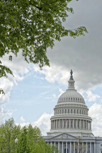 Washington dc capitol uitzicht vanaf de mall op bewolkte hemel — Stockfoto