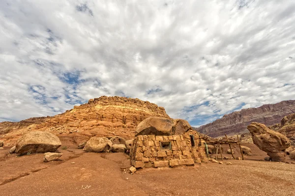 Arizona Wüstenblick mit roten Felsen — Stockfoto