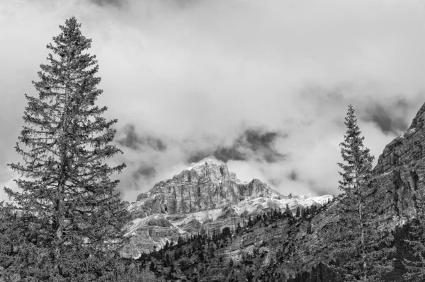 Dolomiti Pordoi Alpi Montane Vista mozzafiato — Foto Stock