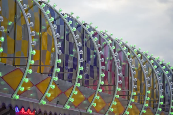 Fun jarmark karnawał Luna Park ruchomych świateł tło — Zdjęcie stockowe