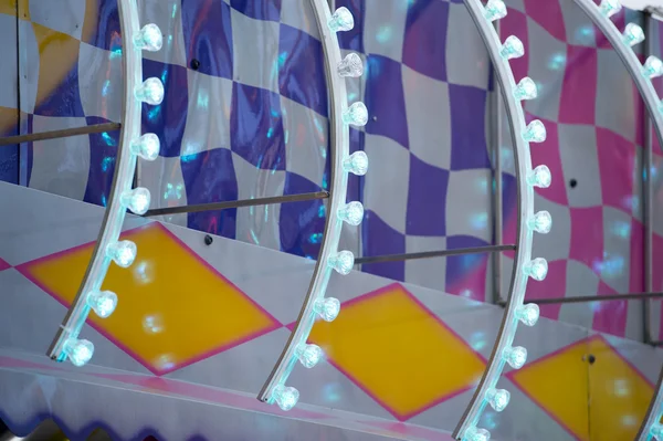 Szórakoztató tisztességes karnevál Luna Park mozgó fények háttér — Stock Fotó