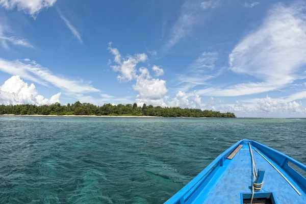 Siladen turquesa ilha paradisíaca tropical — Fotografia de Stock