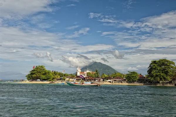 Индонезийская рыбацкая деревня — стоковое фото