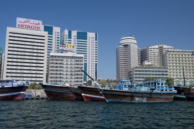 Dubai şehir silüetinin cityscape limanın