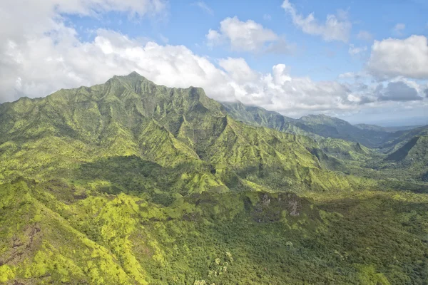 Kauai hawaii island bergen Flygfoto — Stockfoto