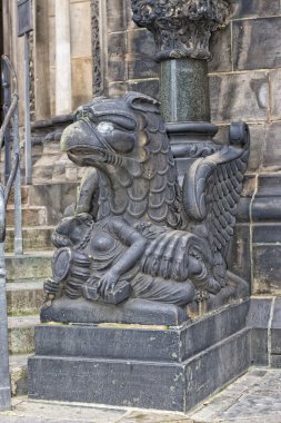 Bremen kubbe heykel kartal