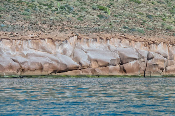 Baja california pobřeží skály a poušť — Stock fotografie