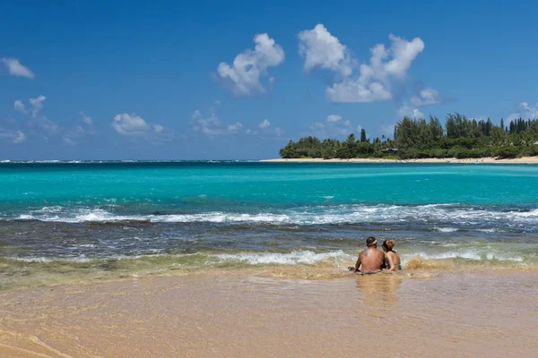 Golven op Hawaï strand panorama — Stockfoto