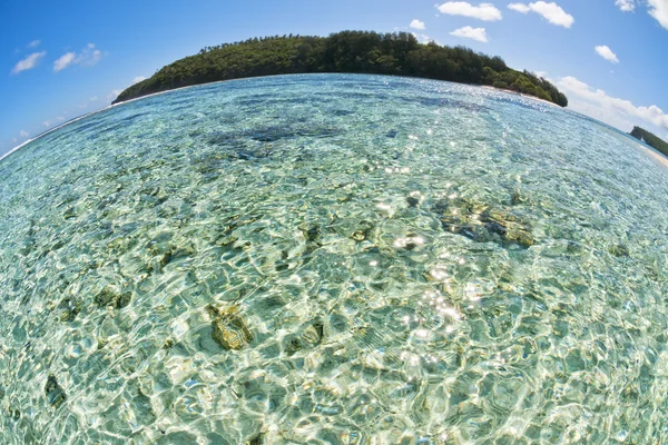Polynesien paradise kristall vatten affisch — Stockfoto