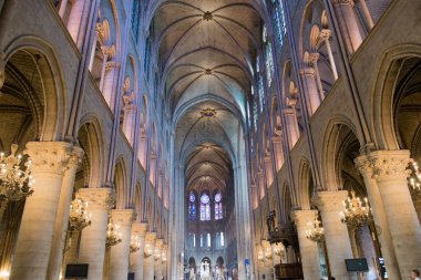 Notre dame paris iç görünüm