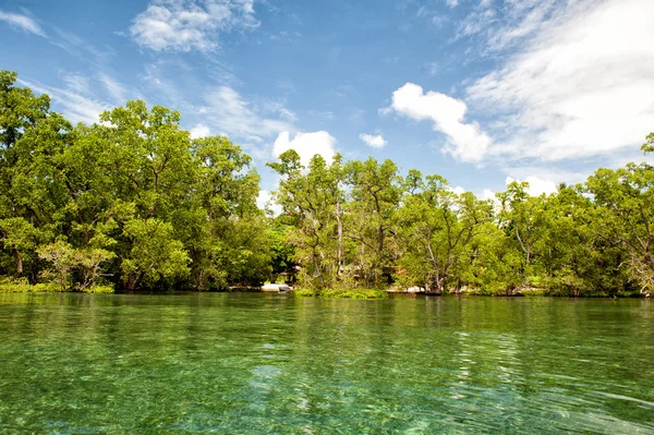 Laguna de Siladen isla paradisíaca tropical turquesa —  Fotos de Stock