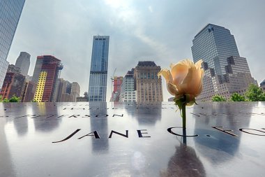 New York - ABD - 13 Haziran 2015 insanlara özgürlük Kulesi ve 9 11 yakın