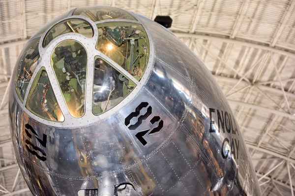 WASHINGTON DC, EE.UU. - 21 de junio de 2015: Boeing B-29 Superfortress Enola Gay en el museo del aire —  Fotos de Stock