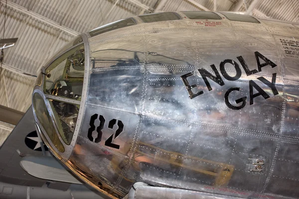 WASHINGTON DC, EE.UU. - 21 de junio de 2015: Boeing B-29 Superfortress Enola Gay en el museo del aire —  Fotos de Stock