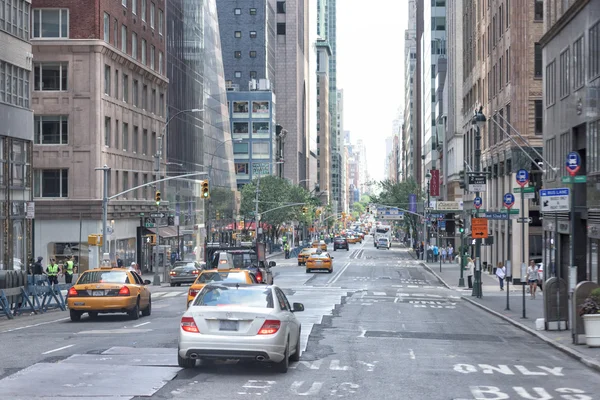 NEW YORK CITY JUNE 14 2015 town congested street and avenue — Stock Photo, Image