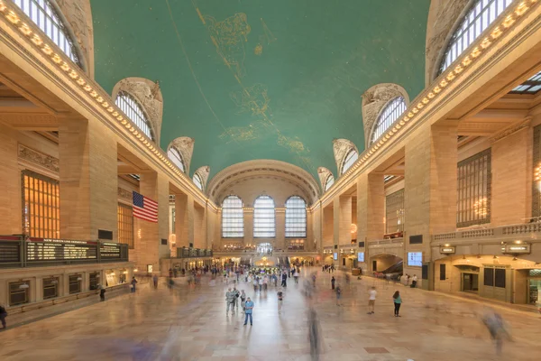 New York - Verenigde Staten - 11 juni 2015 Grand Central station is vol van mensen — Stockfoto