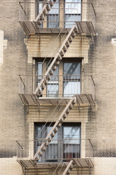 New York manhattan Gebäude Detail der Feuertreppe — Stockfoto