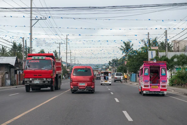 CEBU - PHILIPPINES - JANUARY,7 2013 - Town street congested traffic — Stock Photo, Image