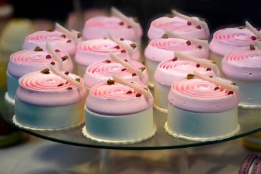 Tatlı ve kekler pastanede