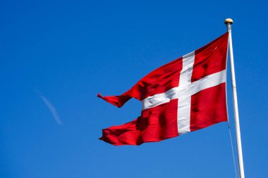 Kromborg Kalesi 'nde sallanan Danimarka bayrağı Hamlet Shakespeare efsanevi kalesi olarak bilinir.