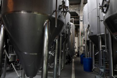 Modern bir bira fabrikası ayrıntıları.