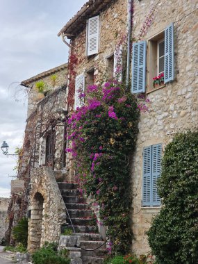 SAINT Paul de VENCE, FRANCE - 22 Aralık 2025 - Saint Paul de Vence Ortaçağ Köyü