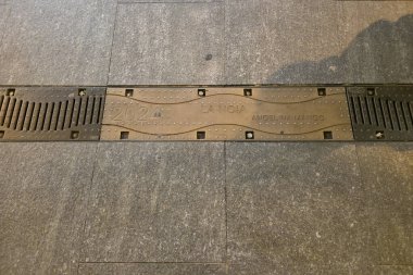 SANREMO, İtalya - 20 Aralık 2025 - Ariston tiyatrosu, Sanremo 'nun ünlü şarkı yarışması Angelina Mango 2024 ödüllü plaketine ev sahipliği yapıyor.