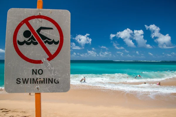 No hay señal de natación en Hawaii Poipu playa paisaje — Foto de Stock