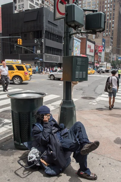 New York, Usa - 15 juni 2015 - hemlösa i staden street — Stockfoto