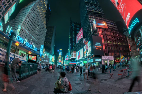 New York - Usa 16 juni 2015 times square rörliga människor — Stockfoto