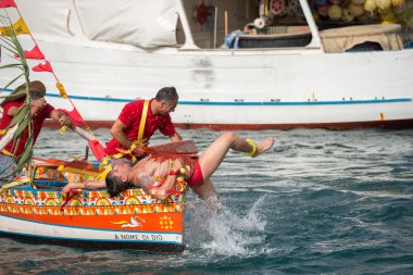 Aci Trezza, İtalya - Haziran, 24 2014 - San Giovanni geleneksel geçit kutlama