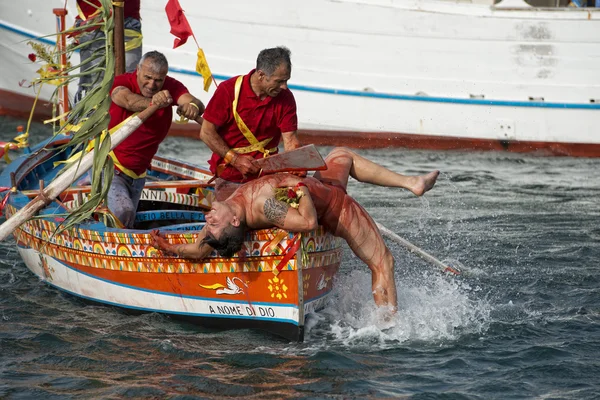 ACI TREZZA, ITALY - JUNE, 24 2014 - San Giovanni traditional parade celebration — Stock Photo, Image