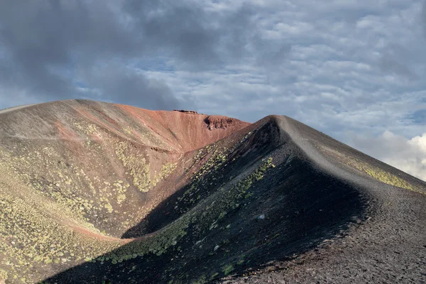 Etna volcán caldera paisaje —  Fotos de Stock