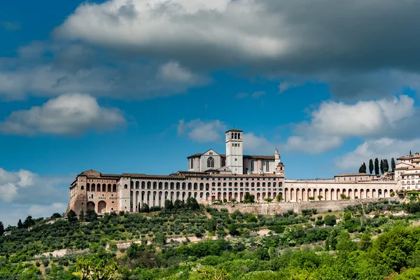 Assisi Ansicht Stadtbild von Feldern — Stockfoto