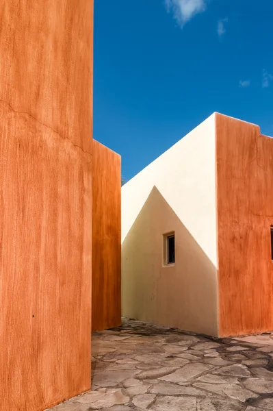 Mexican house painted wall and roof detail — Stock Photo, Image