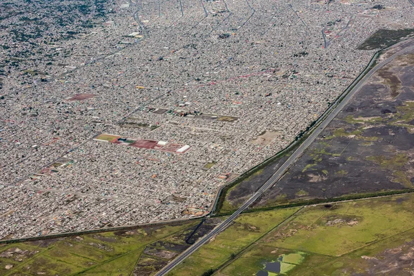Mexico City'de hava görünümünü cityscape — Stok fotoğraf