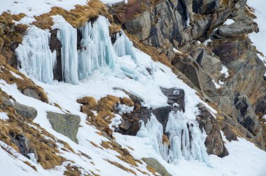 buz sarkıtları İtalyan Alpleri detay