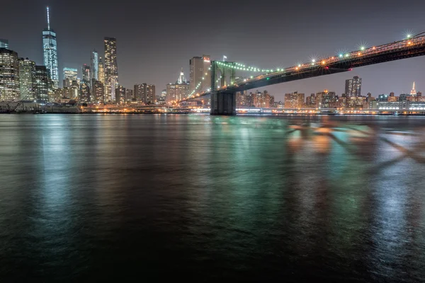 Brooklyn Manhattan gece görünümü — Stok fotoğraf