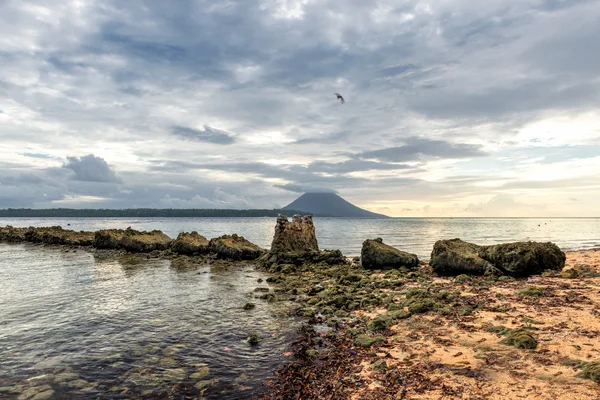 Siladen türkis tropischen Paradies Insel — Stockfoto