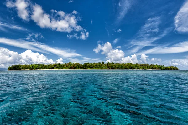 Силаден-бирюзовый тропический райский остров — стоковое фото
