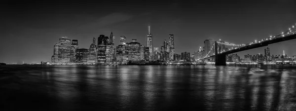 New York manhattan bridge nattvisning — Stockfoto