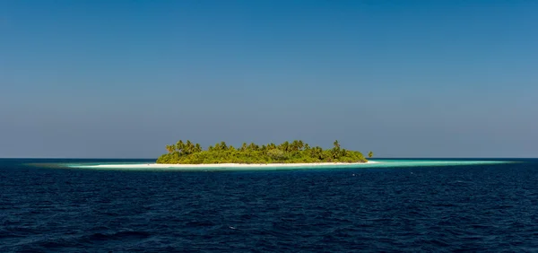 モルディブの熱帯の楽園の島の風景 — ストック写真