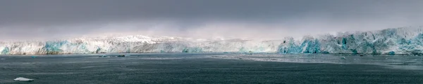 Vista del glaciar de la isla Svalbard Spitzbergen — Foto de Stock