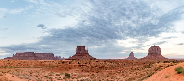 Monument Valley view at sunset — Stock Photo, Image